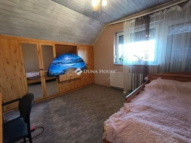 Eladó családi ház, Veresegyházon 145 M Ft, 5 szobás