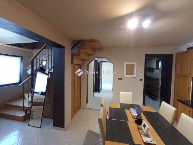 Eladó családi ház, Pátyon 249.9 M Ft, 7 szobás