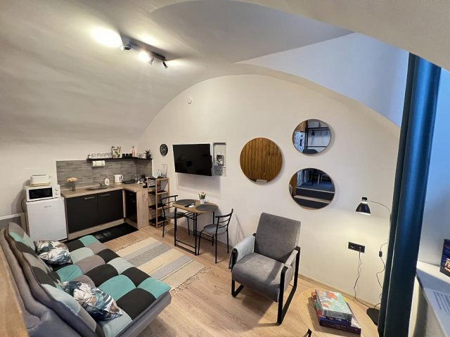 Eladó téglalakás, Budapesten, VI. kerületben 32 M Ft, 1 szobás