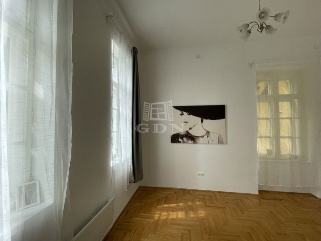 Eladó téglalakás, Budapesten, V. kerületben 94.5 M Ft, 2 szobás