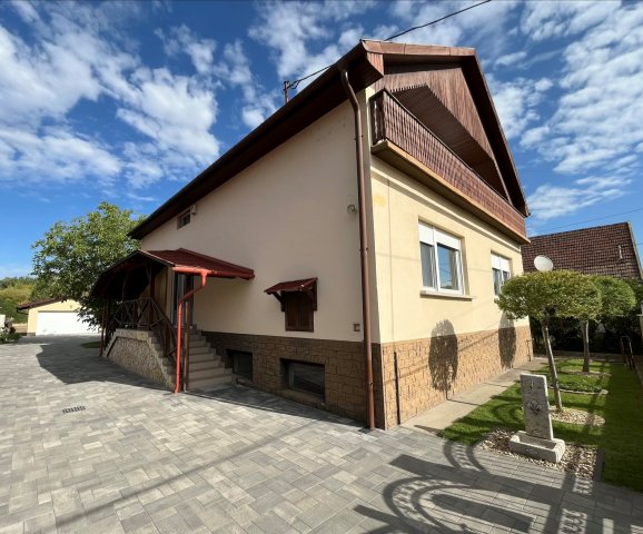 Eladó családi ház, Ceglédbercelen 119 M Ft, 5 szobás