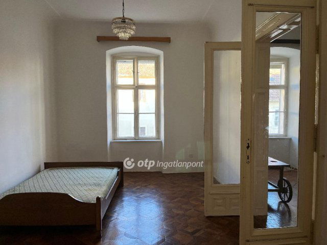 Eladó téglalakás, Egerben 73.9 M Ft, 3 szobás