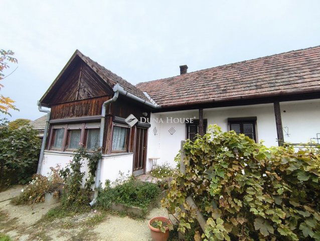 Eladó családi ház, Szabadiban 14.9 M Ft, 3 szobás
