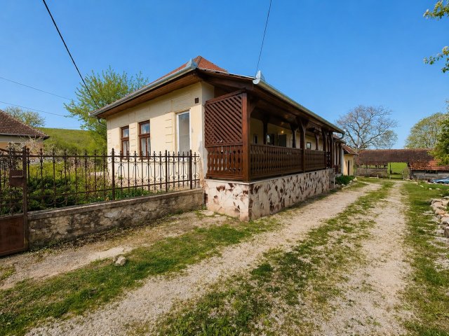 Eladó családi ház, Becskeházán 25 M Ft, 2 szobás