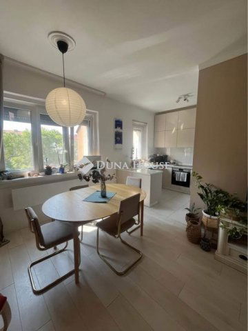Eladó téglalakás, Kecskeméten 61 M Ft, 4 szobás