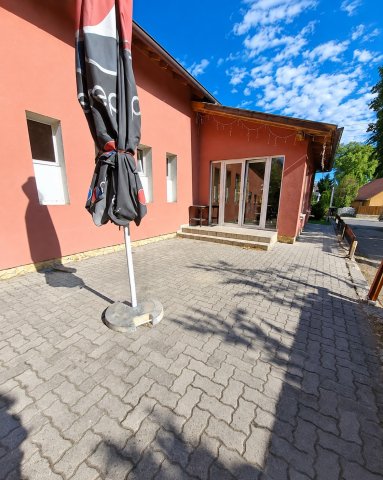 Eladó családi ház, Szigetszentmiklóson 176 M Ft, 5+1 szobás