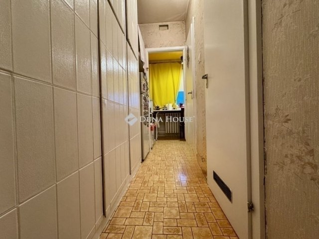 Eladó panellakás, Budapesten, III. kerületben 63.9 M Ft, 2 szobás