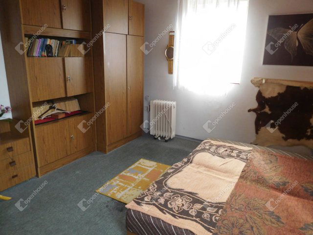 Eladó családi ház, Somlószőlősön 149.9 M Ft, 6 szobás