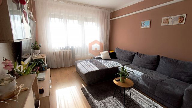 Eladó panellakás, Pécsett, Nagy Imre úton 38.9 M Ft, 1+1 szobás