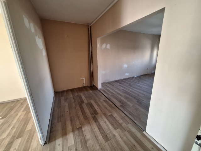 Eladó panellakás, Hódmezővásárhelyen, Oldalkosár utcában