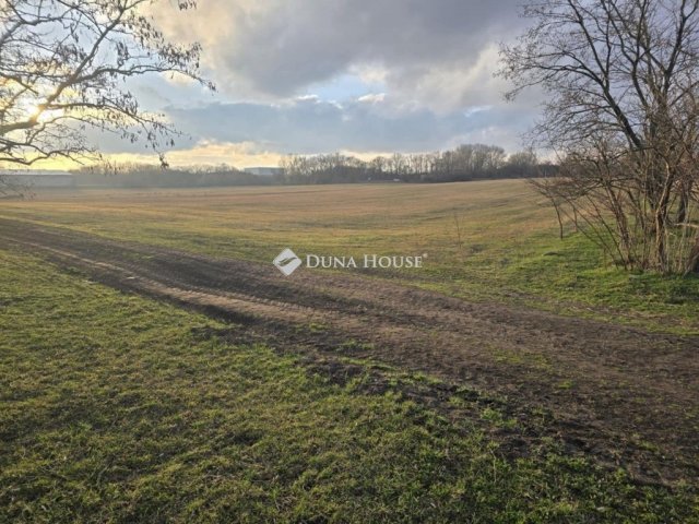 Eladó ipari ingatlan, Tárnokon 179.9 M Ft / költözzbe.hu