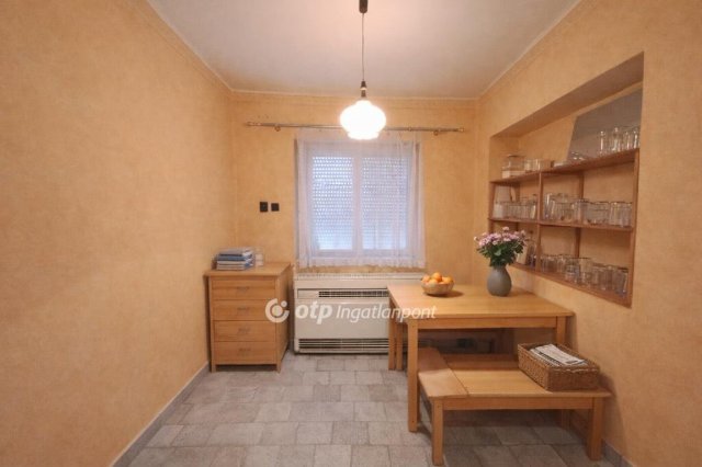Eladó családi ház, Kunhegyesen 24 M Ft, 2+2 szobás