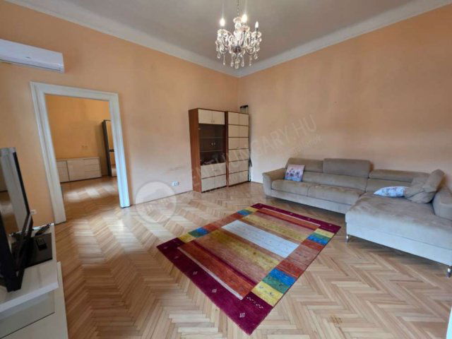 Kiadó téglalakás, albérlet, VII. kerületben, Rákóczi úton