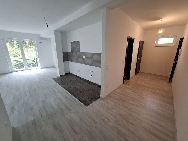 Eladó téglalakás, Mendén 89.9 M Ft, 4 szobás
