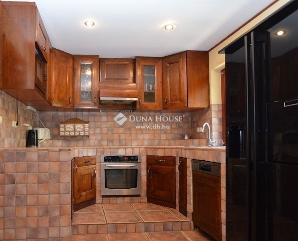 Eladó családi ház, Budapesten, II. kerületben 324 M Ft, 6 szobás