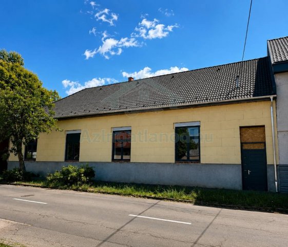 Eladó családi ház, Gyöngyösön 54.99 M Ft, 4 szobás