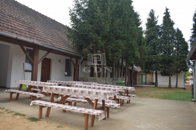 Eladó ipari ingatlan, Szaknyéren 73.99 M Ft / költözzbe.hu
