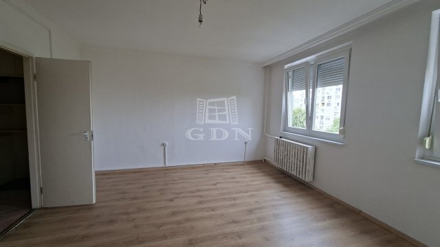 Eladó panellakás, Veszprémben 35.5 M Ft, 1 szobás