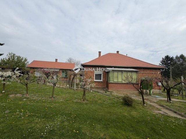 Eladó családi ház, Tornyiszentmiklóson 29.9 M Ft, 3 szobás