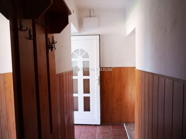 Eladó családi ház, Tökön 54 M Ft, 3 szobás