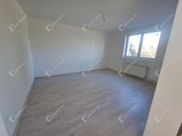 Eladó családi ház, Lábatlanon 40 M Ft, 4 szobás