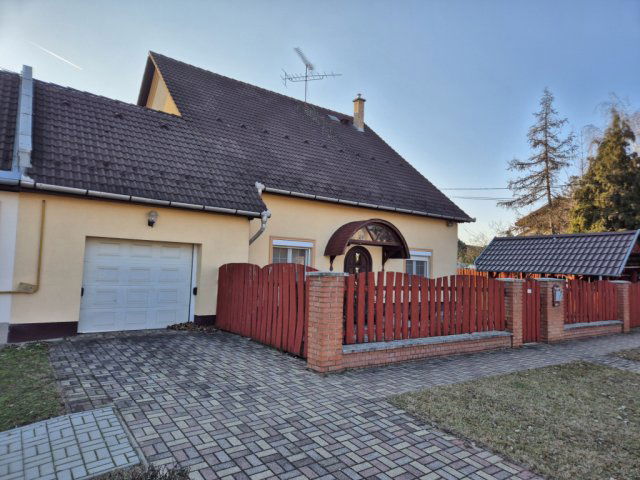 Eladó ikerház, Budapesten, XVI. kerületben 129.5 M Ft, 3 szobás
