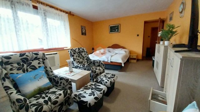 Eladó családi ház, Pécsett 70 M Ft, 2+1 szobás