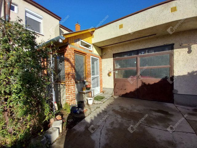 Eladó családi ház, Cserkeszőlőn 60.9 M Ft, 4 szobás
