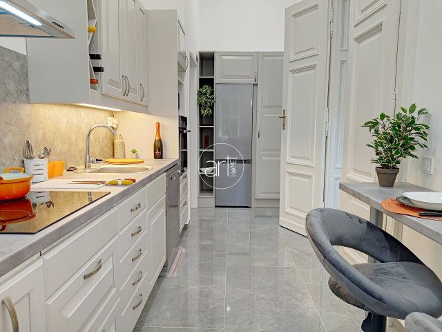 Kiadó téglalakás, albérlet, Szegeden 303 E Ft / hó, 3 szobás