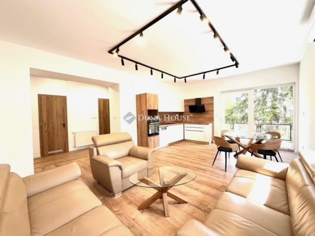 Eladó téglalakás, Pécsett 79.9 M Ft, 2+2 szobás