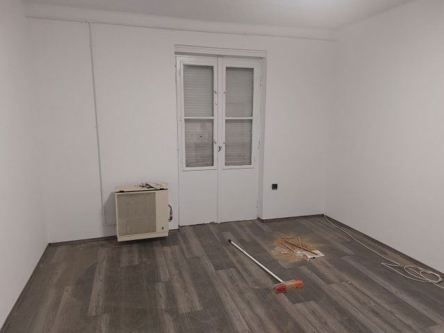 Kiadó téglalakás, albérlet, Komlón 90 E Ft / hó, 2 szobás