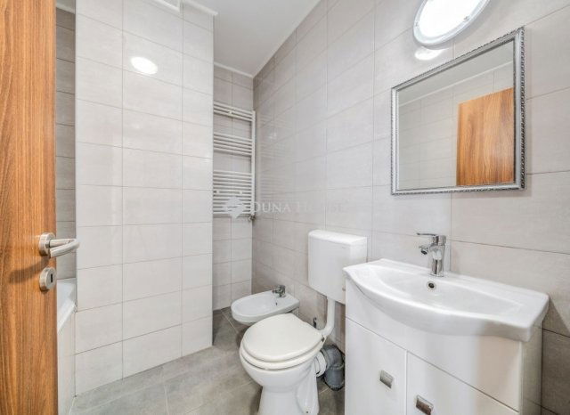 Eladó téglalakás, Budapesten, VII. kerületben 124 M Ft, 3 szobás