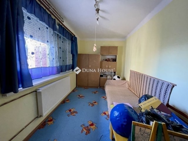 Eladó családi ház, Dorogon 79.9 M Ft, 5 szobás