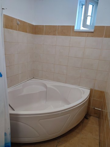Kiadó téglalakás, albérlet, Kazincbarcikán, Építők útján