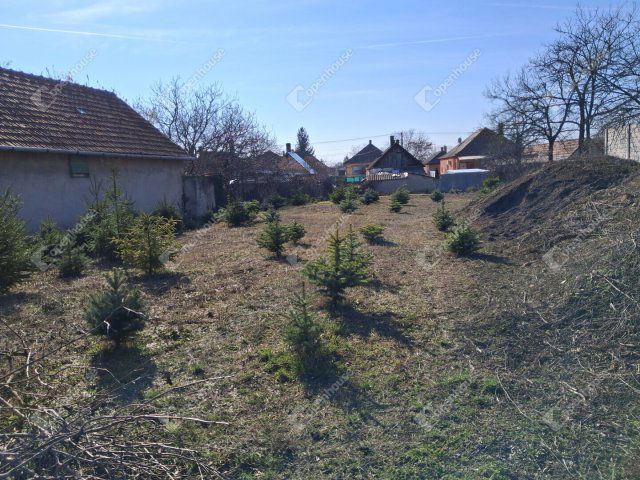 Eladó családi ház, Ácson 14.8 M Ft, 2 szobás