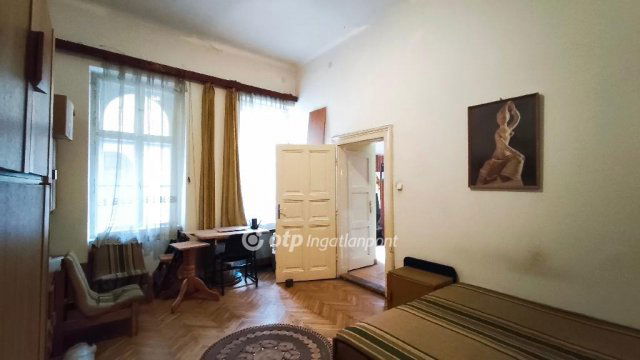Eladó téglalakás, Budapesten, VI. kerületben, Kodály köröndön