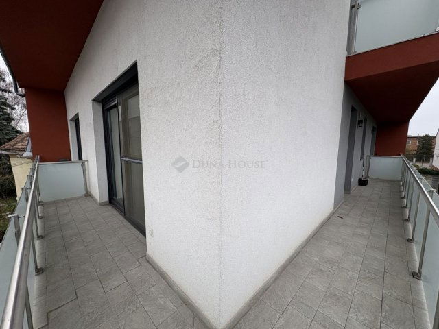 Kiadó téglalakás, albérlet, Győrött, Attila utcában, 1 szobás