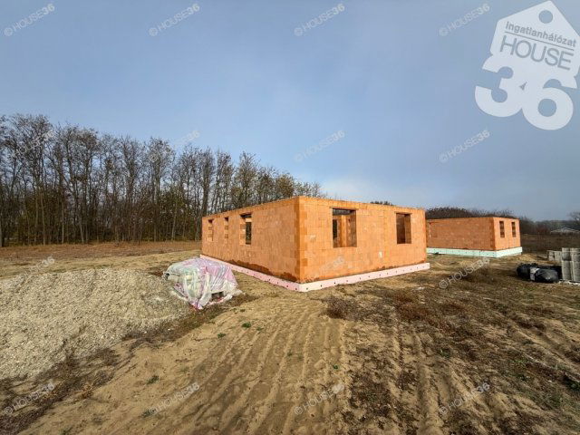 Eladó családi ház, Kecskeméten 79.9 M Ft, 4 szobás