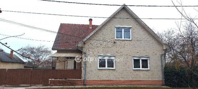 Eladó családi ház, Kunszentmártonban 41.5 M Ft, 5 szobás