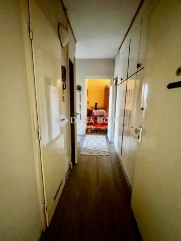 Eladó panellakás, Pécsett 39.5 M Ft, 2 szobás