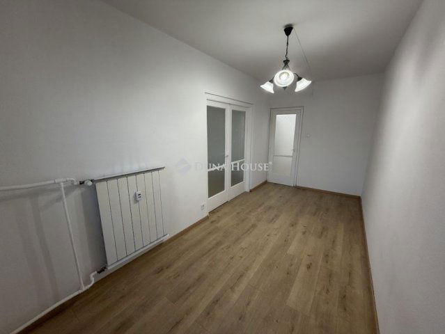 Eladó panellakás, Budapesten, III. kerületben 67.6 M Ft