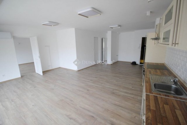 Kiadó téglalakás, albérlet, Kecskeméten 220 E Ft / hó