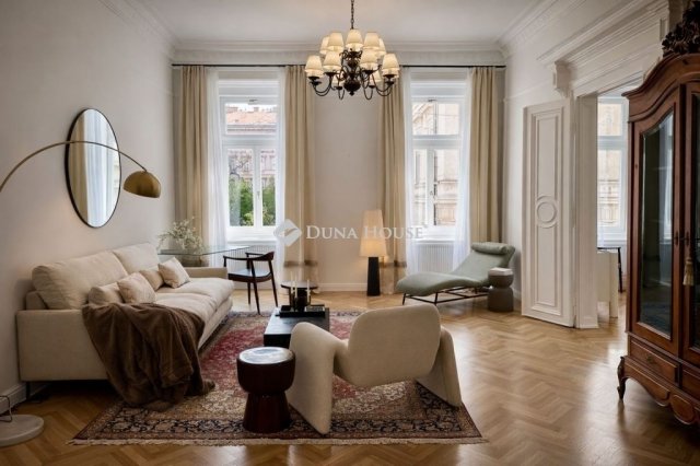 Eladó téglalakás, Budapesten, V. kerületben 346.5 M Ft, 3 szobás