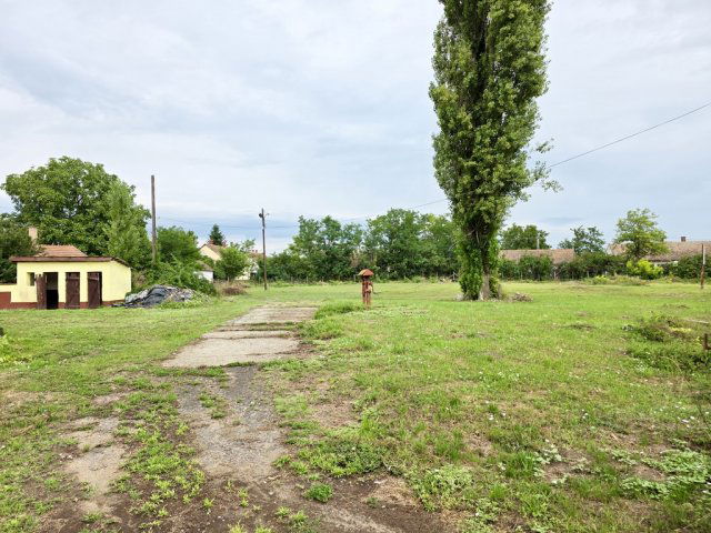 Eladó üzlethelyiség, Hajdúszováton 69.9 M Ft, 2 szobás