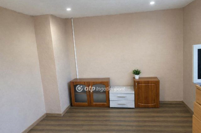 Eladó nyaraló, Csongrádon 4 M Ft, 2 szobás