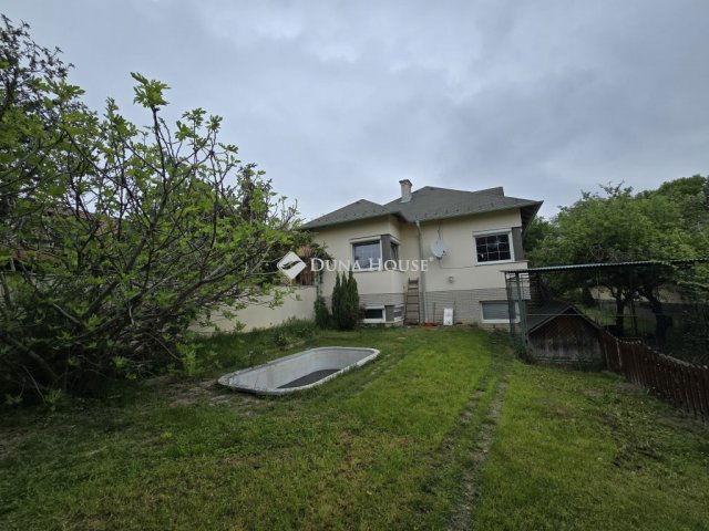 Eladó családi ház, Székesfehérvárott 349.9 M Ft, 9 szobás