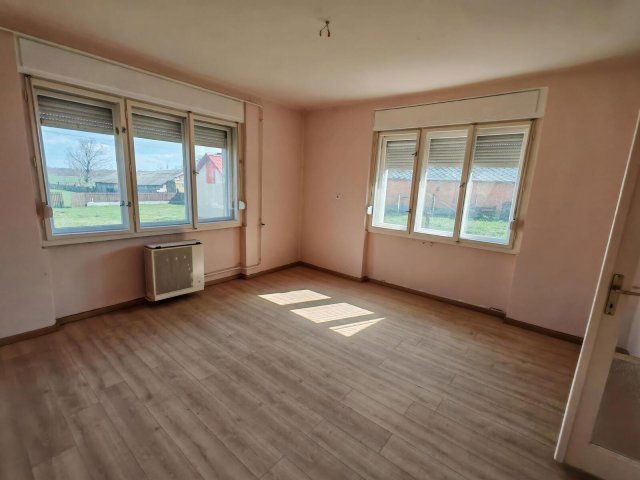Eladó családi ház, Nyíregyházán 35 M Ft, 3 szobás