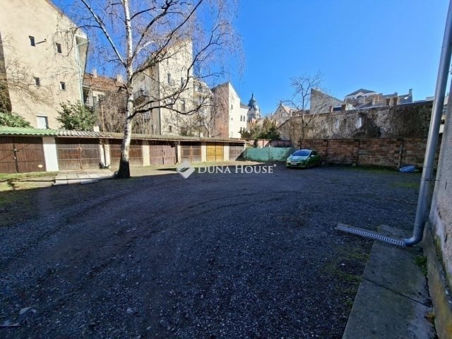 Eladó téglalakás, Szegeden 64 M Ft, 3 szobás