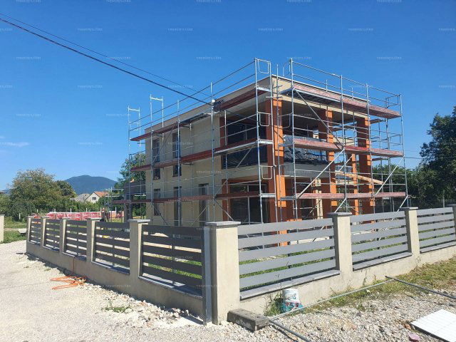 Eladó téglalakás, Egerben 98.9 M Ft, 4 szobás