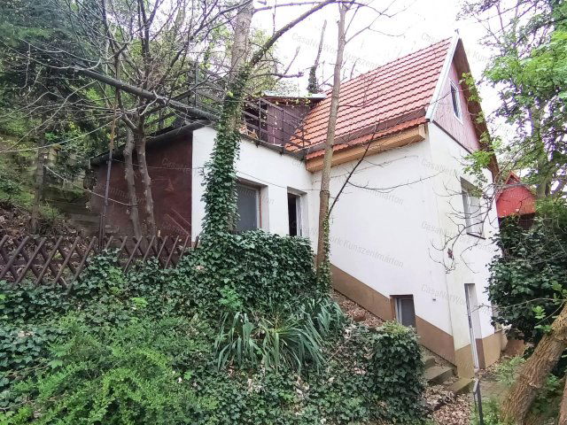 Eladó családi ház, Fonyódon 188 M Ft, 1+3 szobás